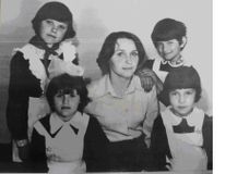 Преподаватель Лазуткина З.Я. с учениками (1978 г.)